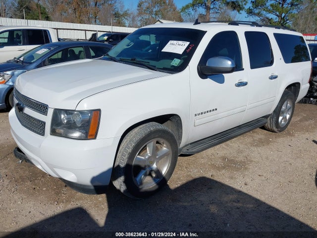 Chevrolet Suburban 1500 Lt 2014 1GNSCJE01ER101850 Image 2