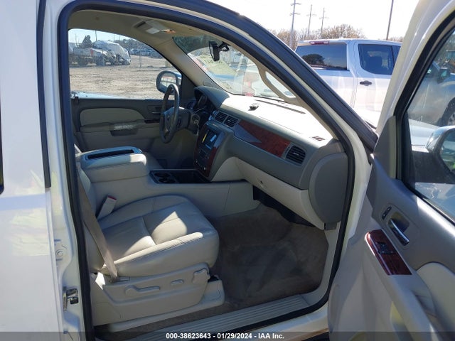 Chevrolet Suburban 1500 Lt 2014 1GNSCJE01ER101850 Image 5