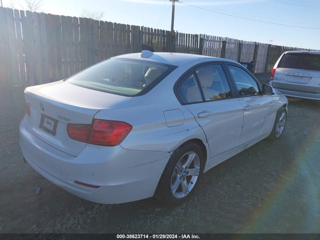 BMW 320i Xdrive 2015 WBA3C3G51FNS73836 Image 4