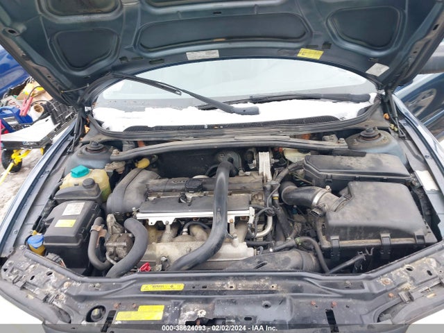 2005 VOLVO XC70 2.5T AWD VIN: YV1SZ592251183560