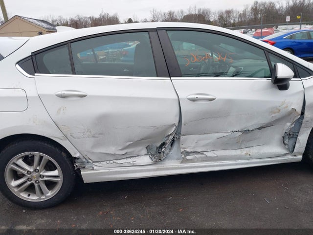 Chevrolet Cruze Lt Auto 2018 3G1BE6SM1JS588572 Image 14