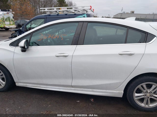 Chevrolet Cruze Lt Auto 2018 3G1BE6SM1JS588572 Image 15