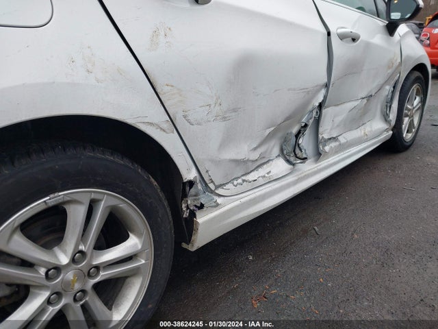 Chevrolet Cruze Lt Auto 2018 3G1BE6SM1JS588572 Image 6