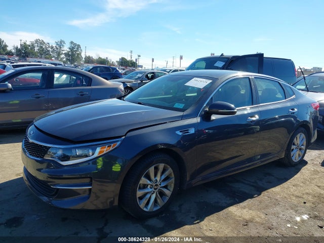 KIA Optima Lx 2017 5XXGT4L34HG171783 Image 2