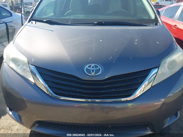 2013 TOYOTA SIENNA LE V6 8 PASSENGER VIN: 5TDKK3DC0DS368738