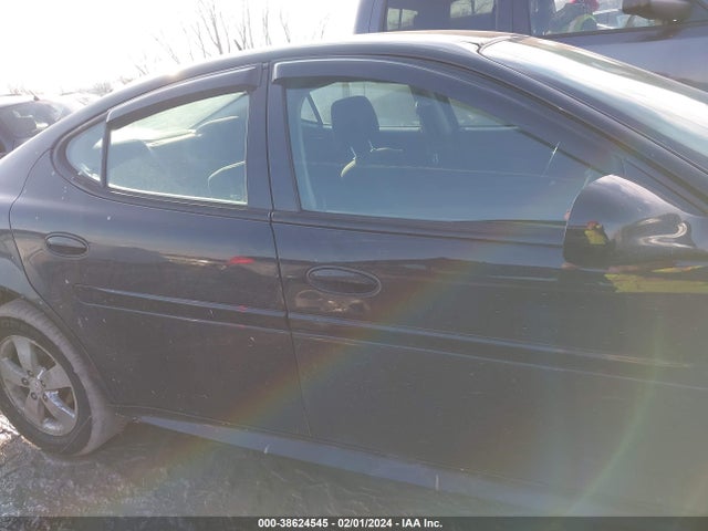 2007 PONTIAC GRAND PRIX VIN: 2G2WP552771182053