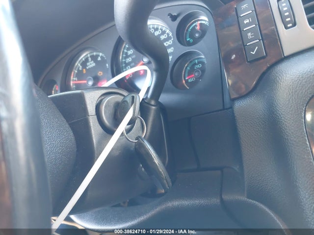 2013 GMC YUKON DENALI VIN: 1GKS1EEF2DR197808