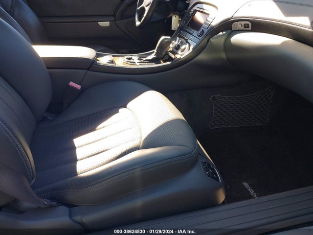 2005 MERCEDES-BENZ SL 55 AMG VIN: WDBSK74FX5F101625