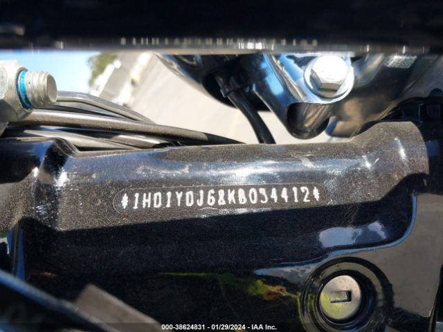 2019 HARLEY-DAVIDSON FLSL 1HD1YDJ68KB034412 Photo 9
