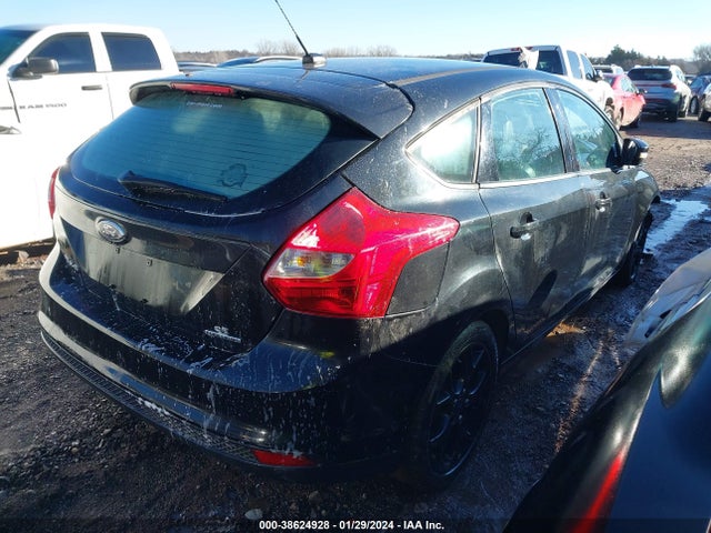 Ford FOCUS SE 2014 1FADP3K26EL361791 Image 4