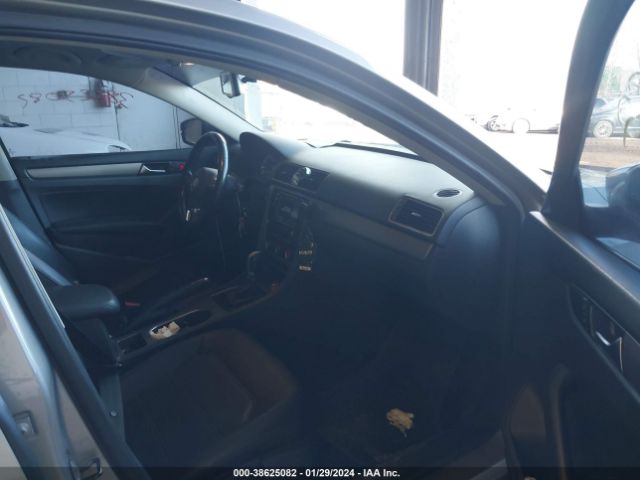 1VWBS7A39EC052606 Volkswagen Passat 1.8t Se
