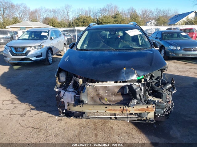 Toyota RAV4 LE 2017 2T3ZFREV6HW386154 Image 13