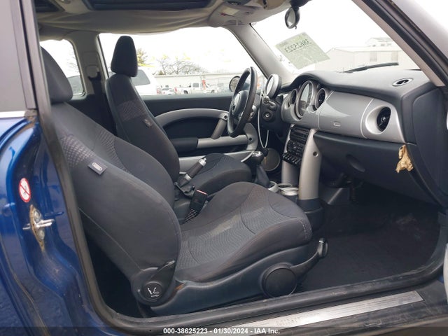 2002 MINI COOPER HARDTOP WMWRC33472TC37164 Photo 4