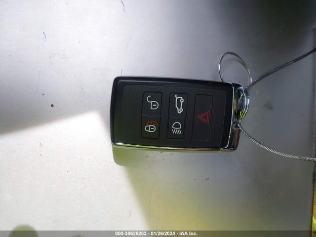 2021 JAGUAR F-PACE SADCJ2EU3MA667084 Photo 10