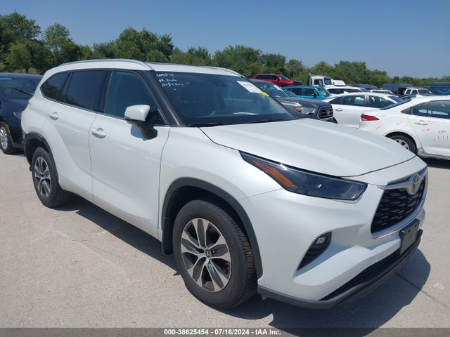 Toyota Highlander Xle 2022 5TDGZRBH2NS193722 головне зображення
