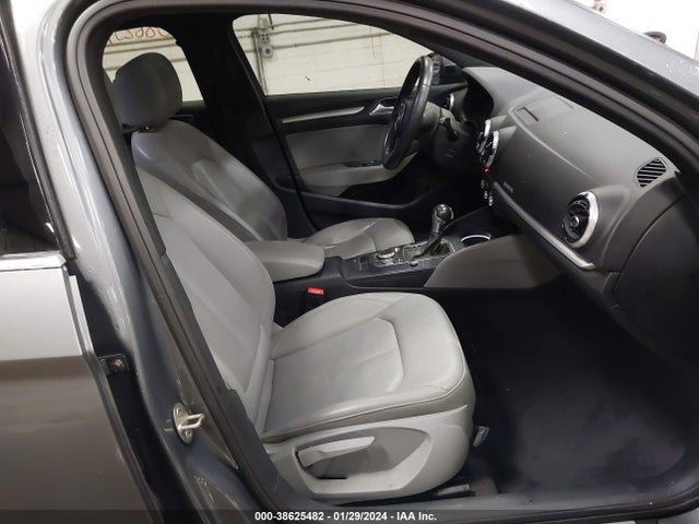 Audi A3 45 Premium 2019 WAUBEGFF8K1018710 Image 5