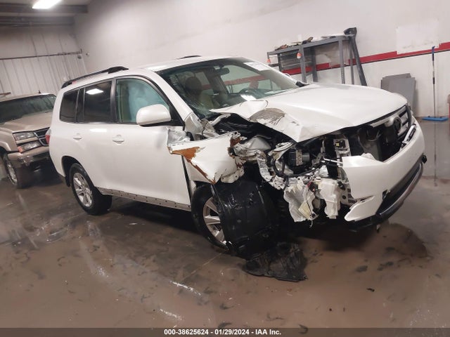 2011 TOYOTA HIGHLANDER VIN: 5TDZA3EH1BS013232