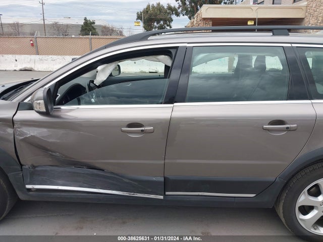 2011 VOLVO XC70 T6 VIN: YV4902BZ7B1097108