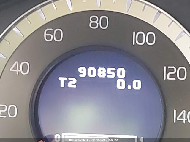 2011 VOLVO XC70 T6 VIN: YV4902BZ7B1097108
