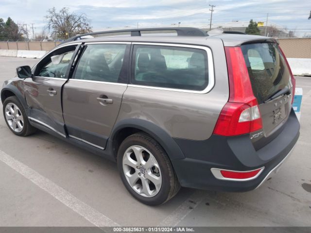 2011 VOLVO XC70 YV4902BZ7B1097108 Photo 2