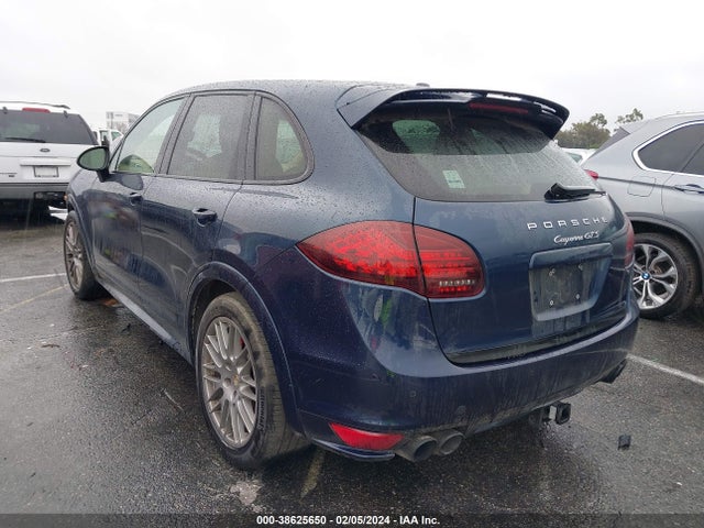 2013 PORSCHE CAYENNE WP1AD2A26DLA74045 Photo 2