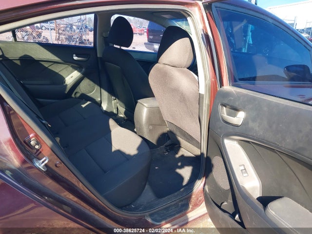 KIA FORTE LX 2018 3KPFK4A70JE224157 Image 8