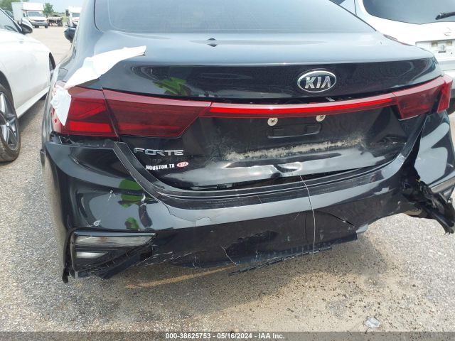 3KPF24AD6ME370735 KIA Forte Lxs