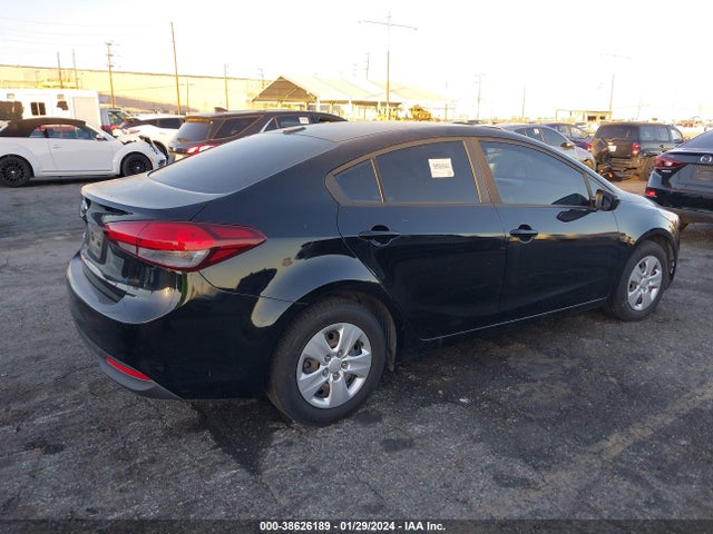 KIA FORTE LX 2017 3KPFK4A74HE160523 Image 4