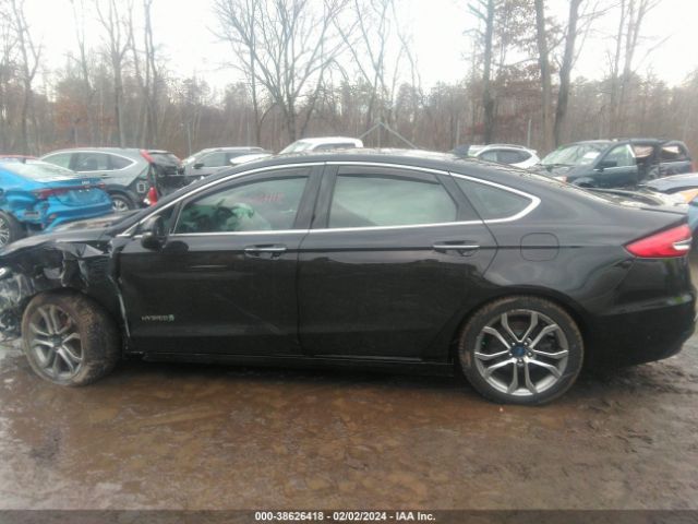3FA6P0RU0KR139372 Ford Fusion Hybrid Titanium