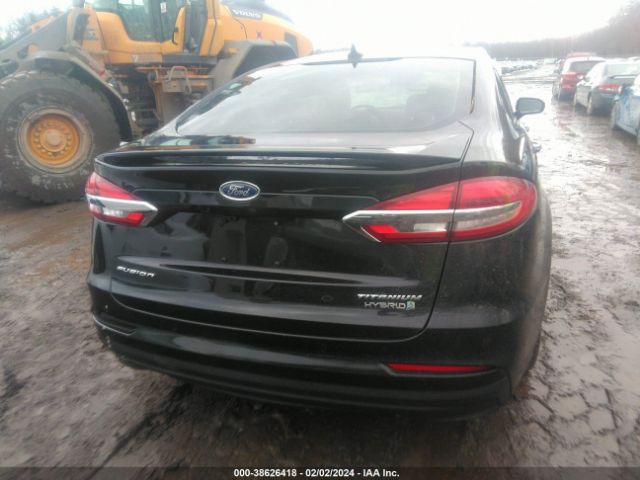 3FA6P0RU0KR139372 Ford Fusion Hybrid Titanium