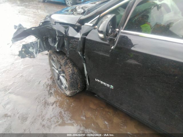 3FA6P0RU0KR139372 Ford Fusion Hybrid Titanium