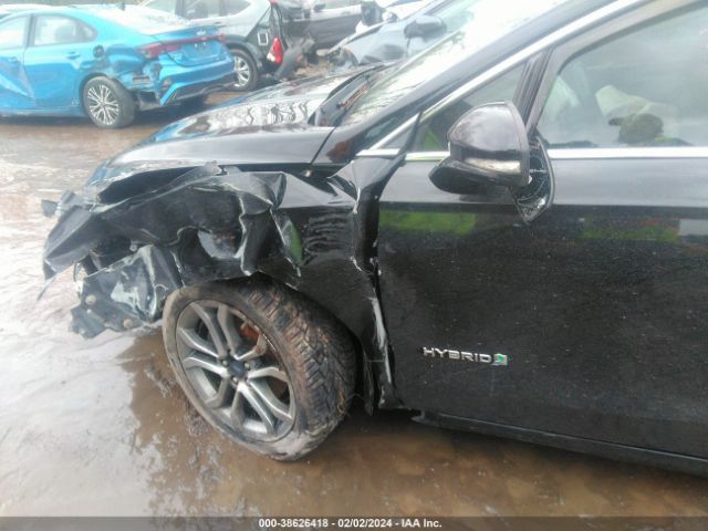 3FA6P0RU0KR139372 Ford Fusion Hybrid Titanium