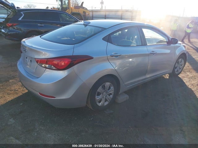 Hyundai ELANTRA SE 2016 5NPDH4AE5GH696735 Image 4