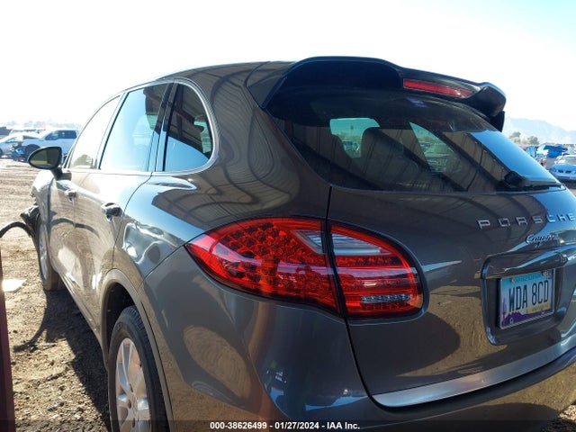 2013 PORSCHE CAYENNE WP1AF2A2XDLA40491 Photo 2