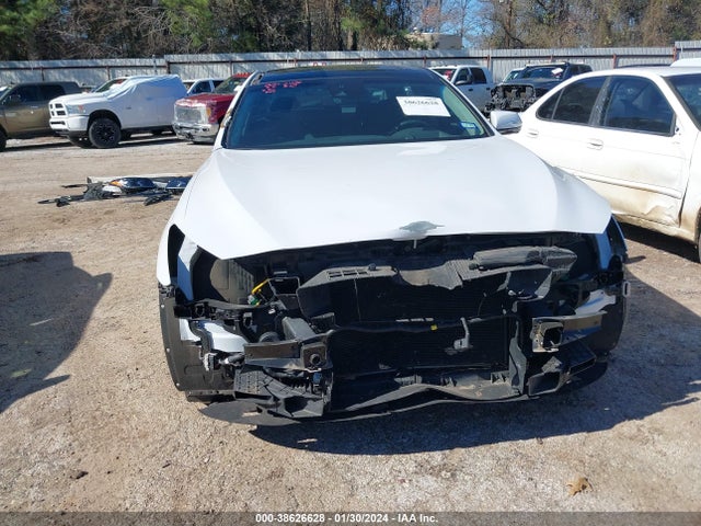 Genesis G80 5.0 Ultimate 2018 KMHGN4JF2JU240599 Image 6