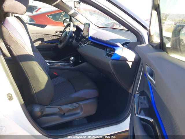 2020 TOYOTA C-HR XLE VIN: JTNKHMBX8L1078510