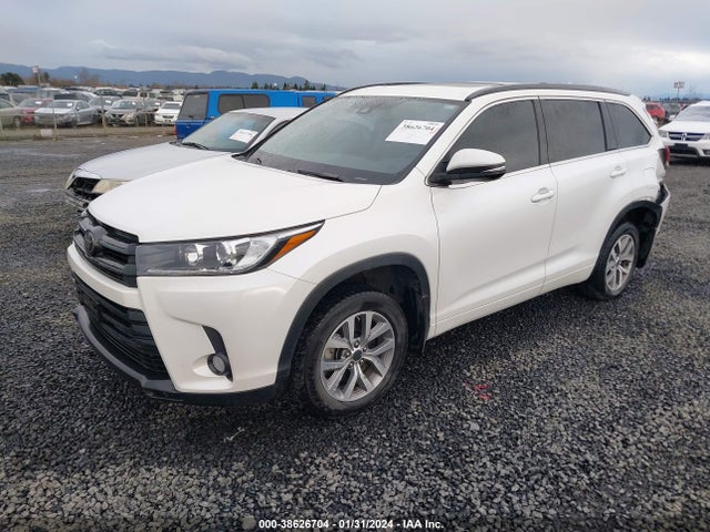 Toyota Highlander Se 2018 5TDJZRFH8JS842112 Image 2