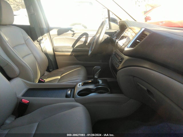 2019 HONDA RIDGELINE RTL VIN: 5FPYK3F61KB031036