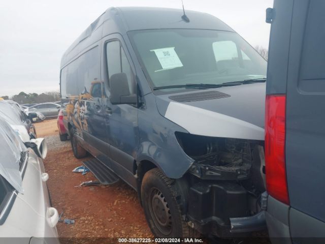 2019 WD4PF1CD5KP118370 main image