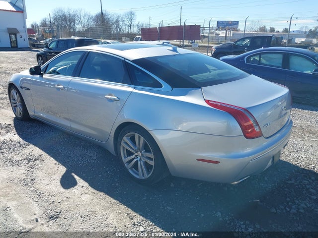 2013 JAGUAR XJ SAJWJ2GD9D8V49524 Photo 2