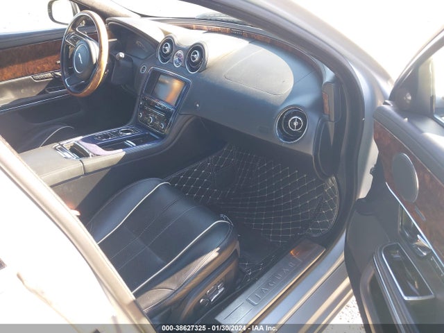 2013 JAGUAR XJ SAJWJ2GD9D8V49524 Photo 4