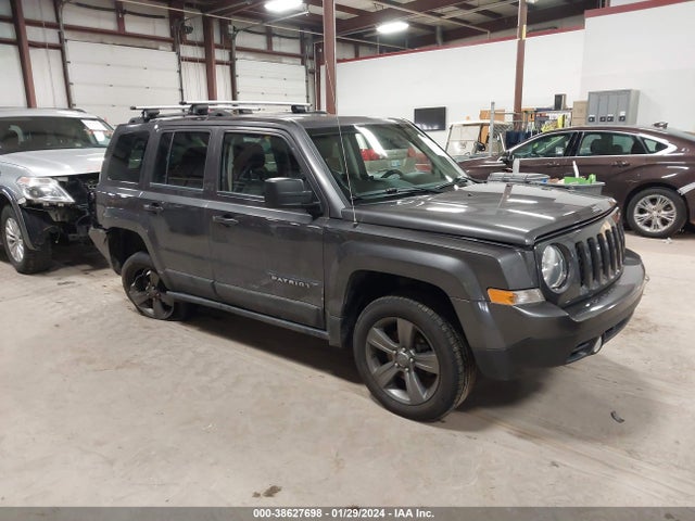 2015 1C4NJRFB9FD175915 main image