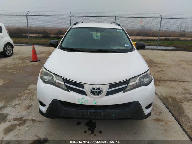 Toyota RAV4 LE 2015 JTMZFREV2FD052634 Image 13
