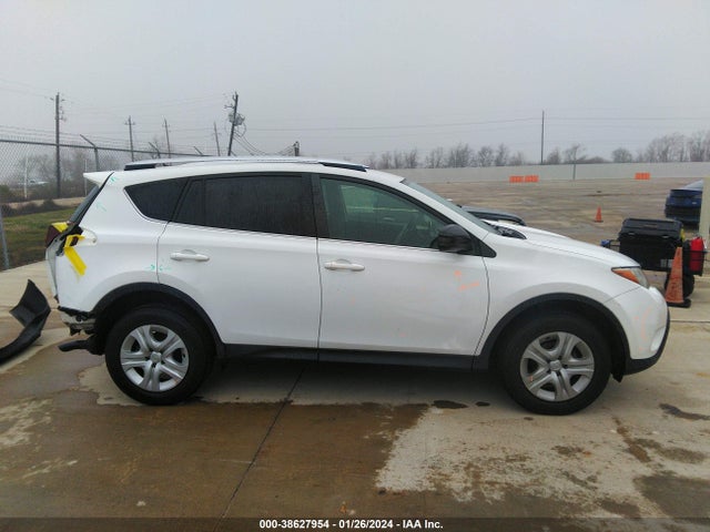 Toyota RAV4 LE 2015 JTMZFREV2FD052634 Image 14