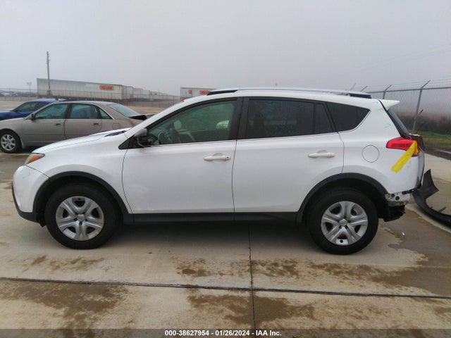 Toyota RAV4 LE 2015 JTMZFREV2FD052634 Image 15