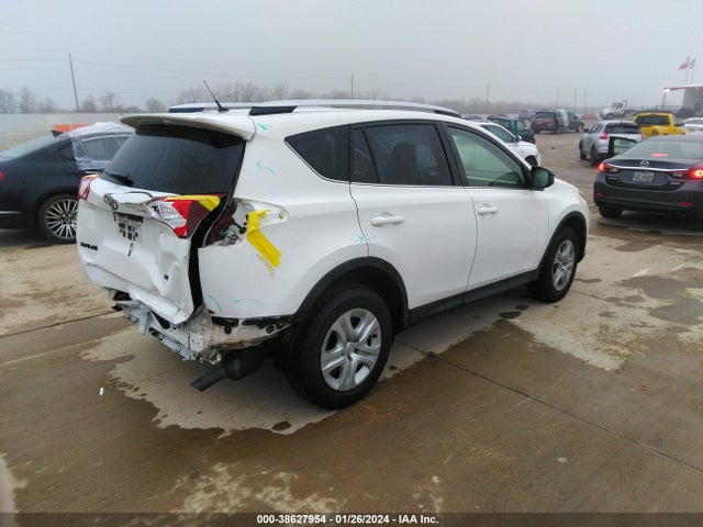 Toyota RAV4 LE 2015 JTMZFREV2FD052634 Image 4
