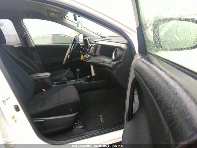Toyota RAV4 LE 2015 JTMZFREV2FD052634 Image 5