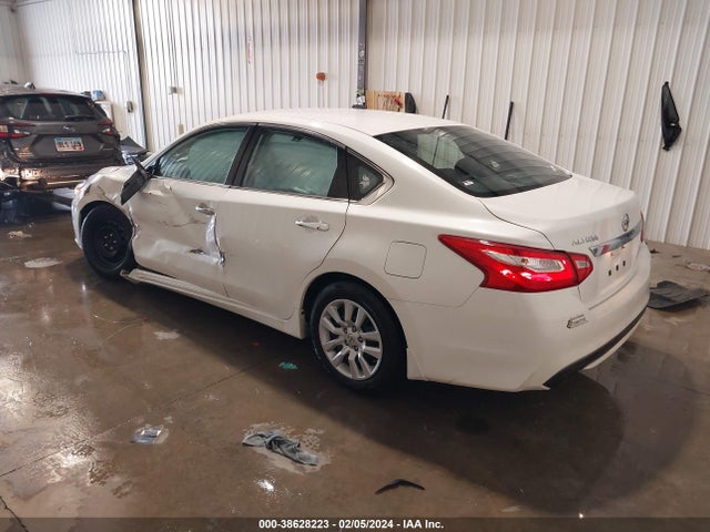 Продаж на аукціоні авто 2017 Nissan Altima 2.5 S, vin: 1N4AL3AP3HN328767, номер лоту: 38628223