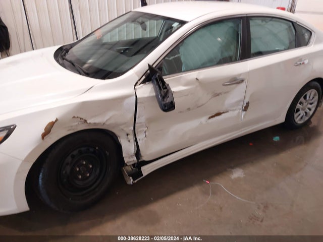 Продаж на аукціоні авто 2017 Nissan Altima 2.5 S, vin: 1N4AL3AP3HN328767, номер лоту: 38628223