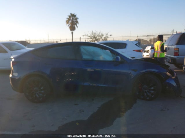 7SAYGDEF5NF465114 Tesla Model Y Performance Dual Motor All-wheel Drive
